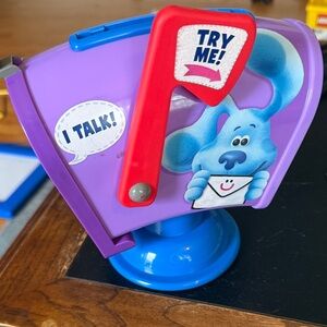 Talking Blues Clue’s Mailbox Toy